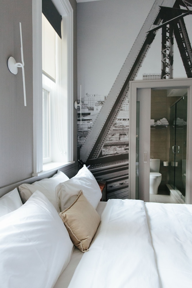 The Revolution Hotel — Hotel rooms in Boston, Massachusetts