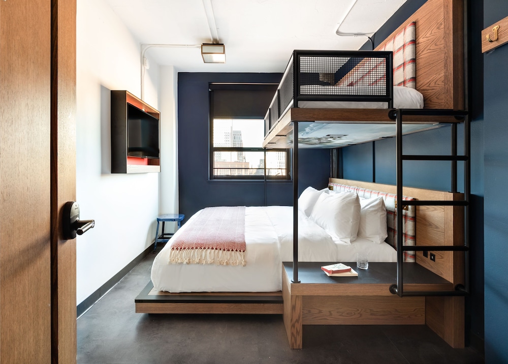 The Revolution Hotel — Hotel rooms in Boston, Massachusetts