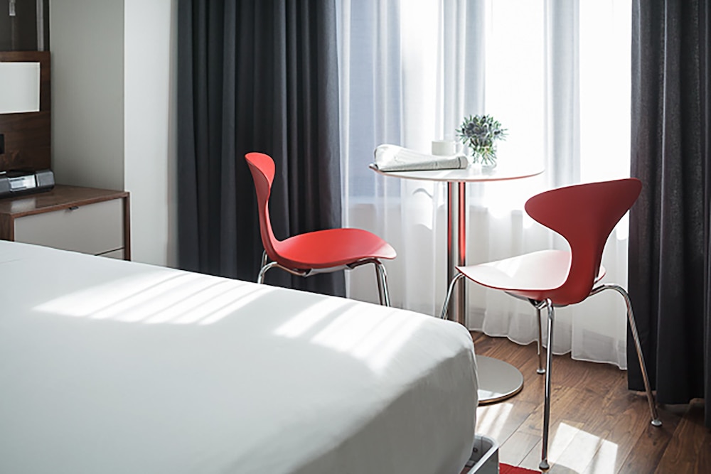 The Revolution Hotel — Hotel rooms in Boston, Massachusetts