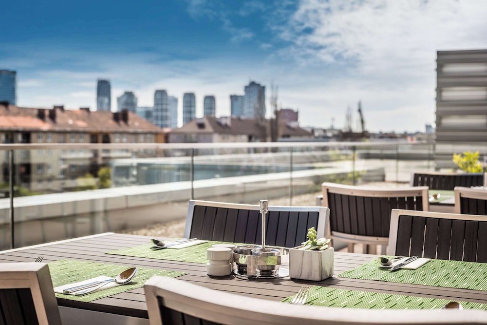 Lindner Hotel Bratislava, part of JdV by Hyatt - zdjęcie 4