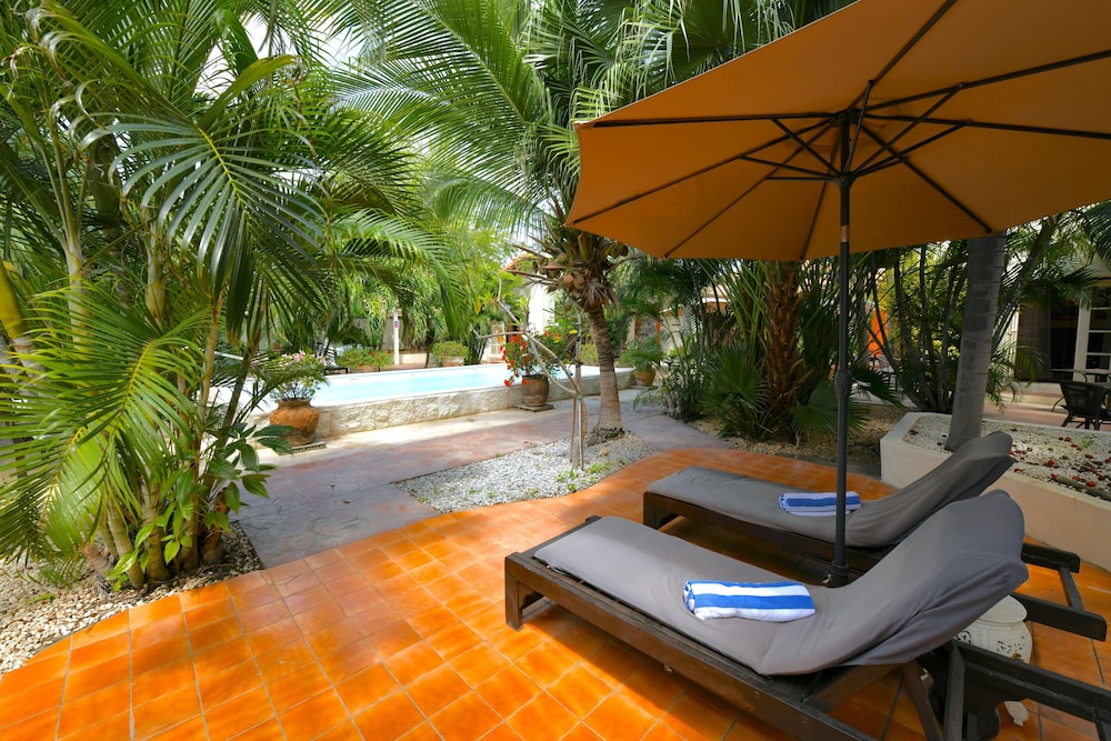 Wonders Boutique Hotel - Adults Only — Swimming pool in Oranjestad, Aruba
