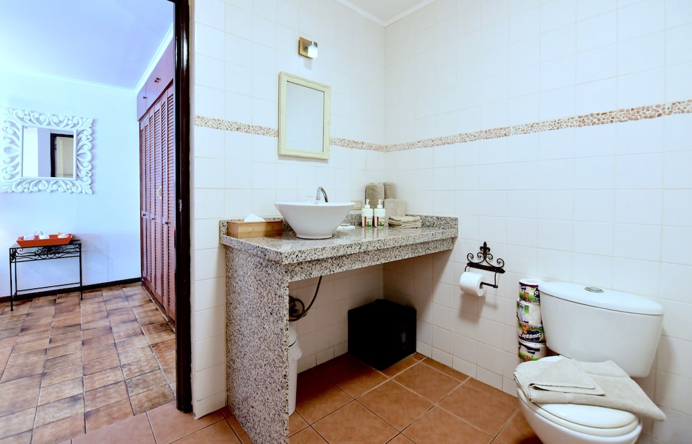 Wonders Boutique Hotel - Adults Only — Hotel rooms in Oranjestad, Aruba