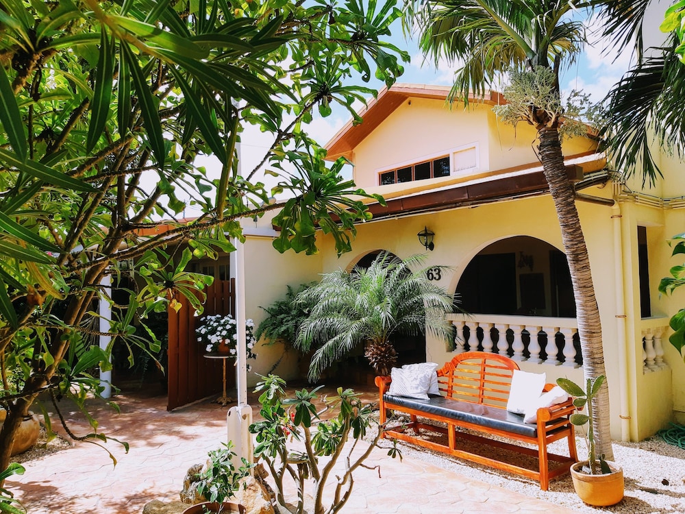Wonders Boutique Hotel - Adults Only — Hotel building in Oranjestad, Aruba