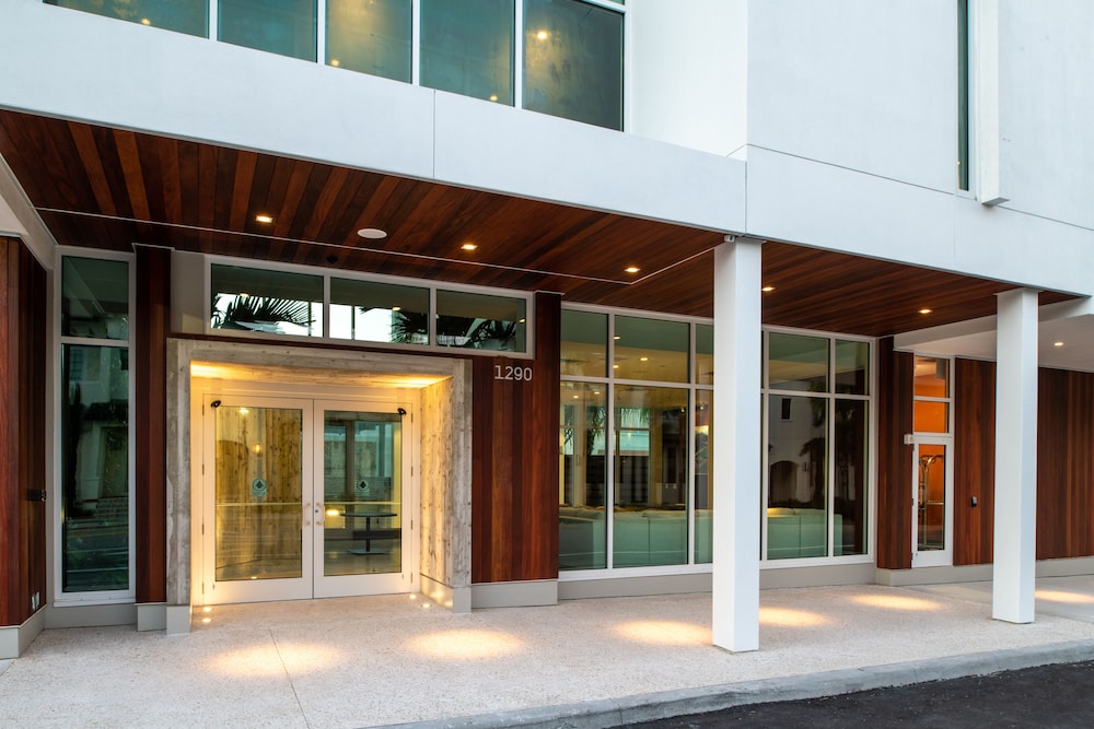 The Sarasota Modern, a Tribute Portfolio Hotel — Hotel building in Sarasota, Florida