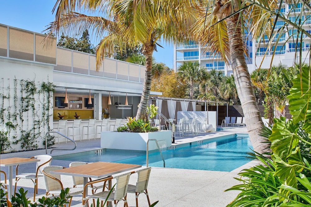 The Sarasota Modern, a Tribute Portfolio Hotel — Swimming pool in Sarasota, Florida