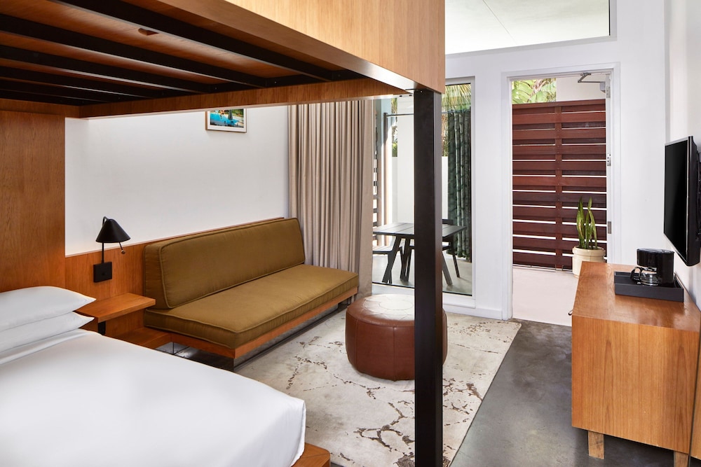 The Sarasota Modern, a Tribute Portfolio Hotel — Hotel rooms in Sarasota, Florida