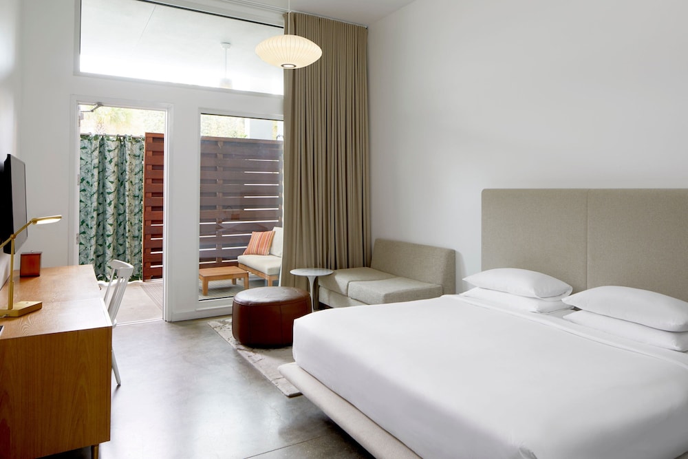 The Sarasota Modern, a Tribute Portfolio Hotel — Hotel rooms in Sarasota, Florida
