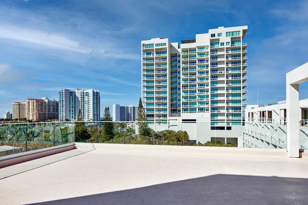 The Sarasota Modern, a Tribute Portfolio Hotel — Hotel building in Sarasota, Florida