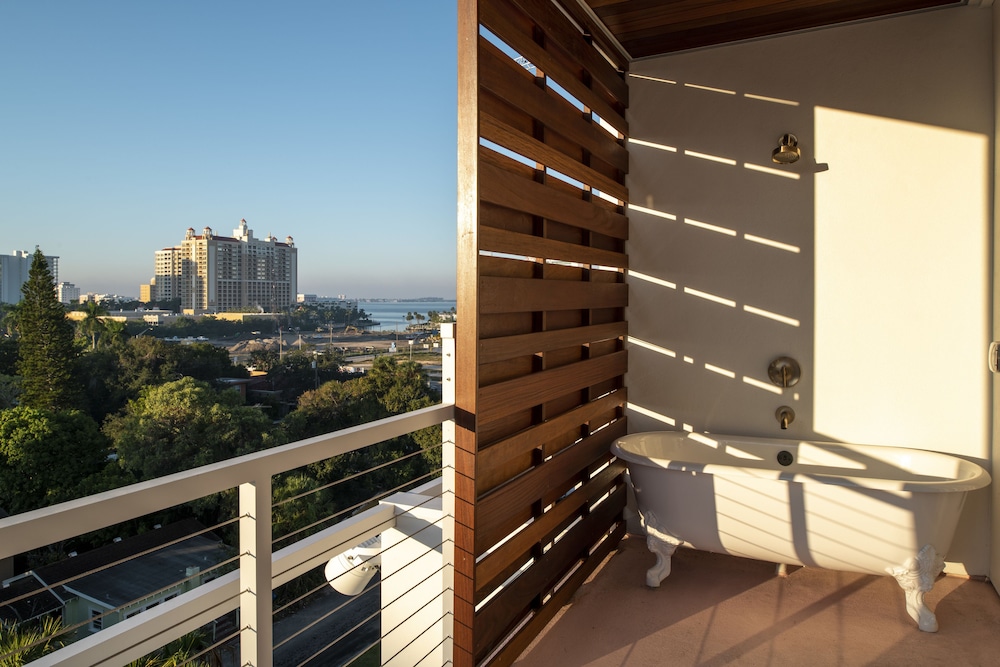 The Sarasota Modern, a Tribute Portfolio Hotel — Hotel rooms in Sarasota, Florida