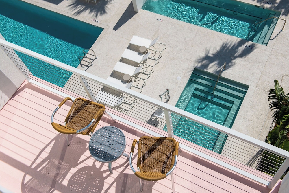The Sarasota Modern, a Tribute Portfolio Hotel — Swimming pool in Sarasota, Florida
