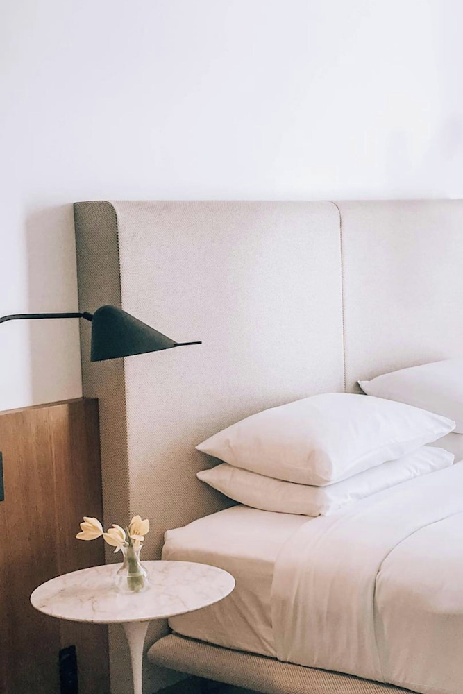 The Sarasota Modern, a Tribute Portfolio Hotel — Hotel rooms in Sarasota, Florida