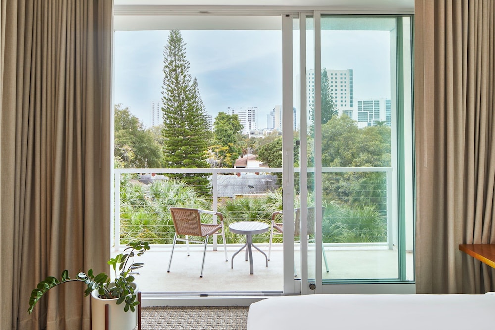 The Sarasota Modern, a Tribute Portfolio Hotel — Hotel rooms in Sarasota, Florida