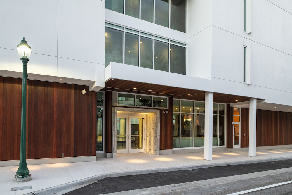 The Sarasota Modern, a Tribute Portfolio Hotel — Hotel building in Sarasota, Florida