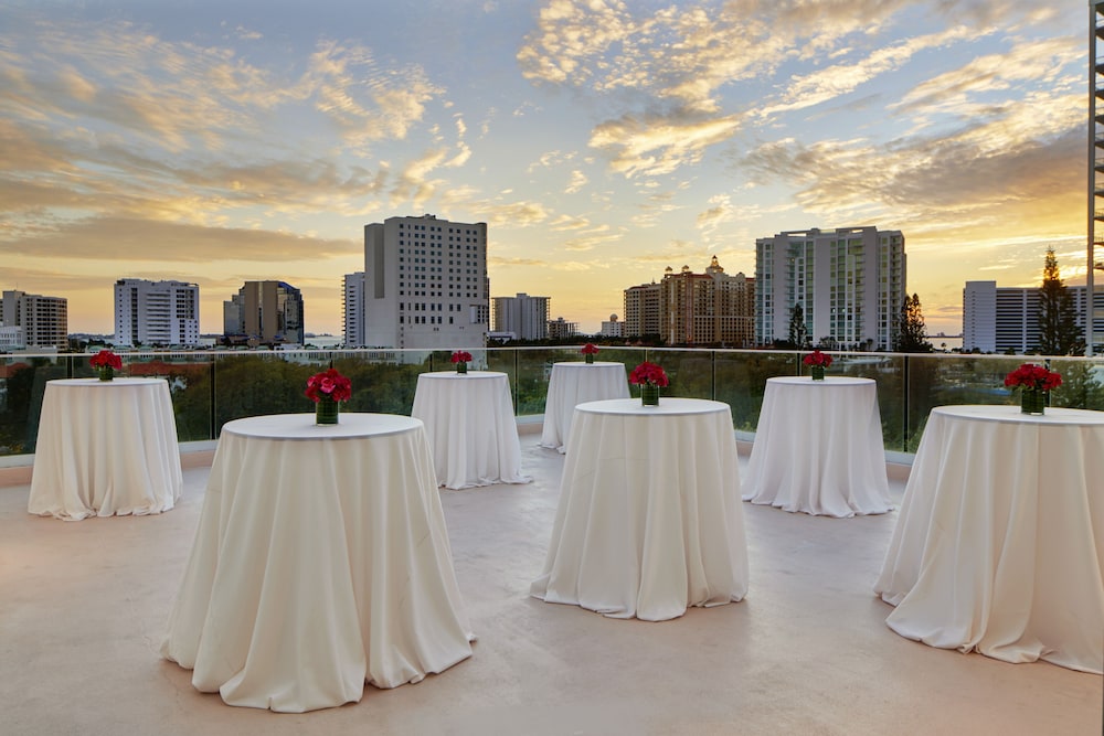 The Sarasota Modern, a Tribute Portfolio Hotel — Restaurant & bars in Sarasota, Florida