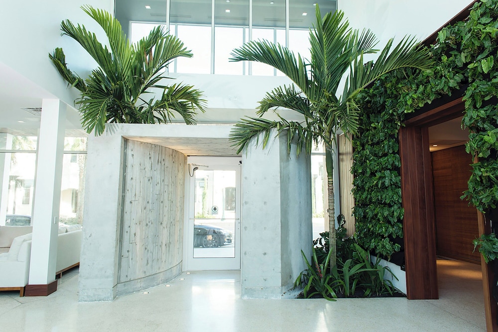 The Sarasota Modern, a Tribute Portfolio Hotel — Hotel building in Sarasota, Florida