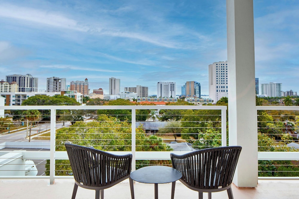 The Sarasota Modern, a Tribute Portfolio Hotel — Hotel rooms in Sarasota, Florida