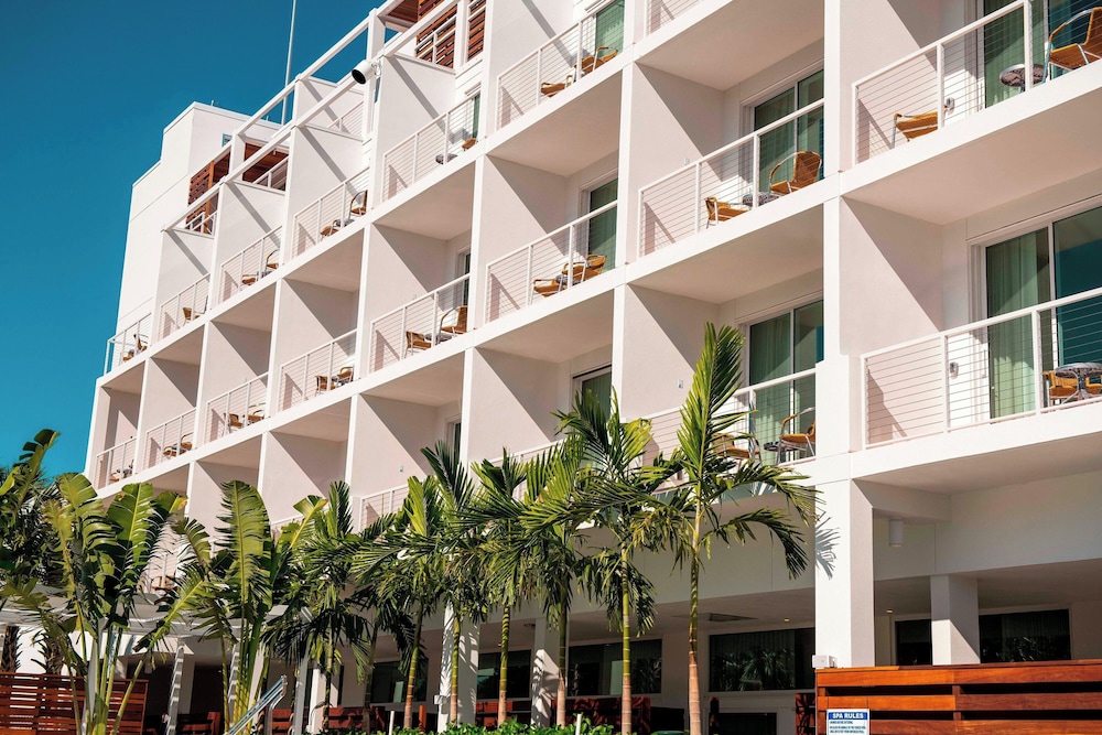 The Sarasota Modern, a Tribute Portfolio Hotel — Hotel building in Sarasota, Florida