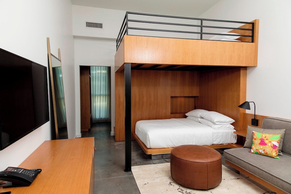 The Sarasota Modern, a Tribute Portfolio Hotel — Hotel rooms in Sarasota, Florida