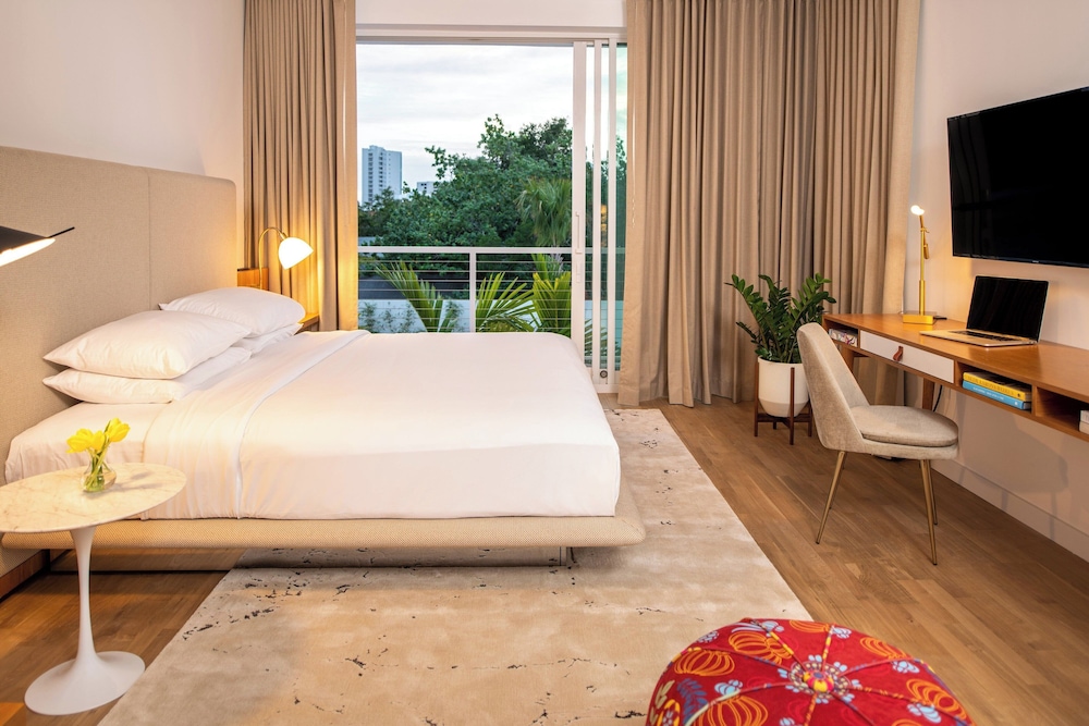 The Sarasota Modern, a Tribute Portfolio Hotel — Hotel rooms in Sarasota, Florida