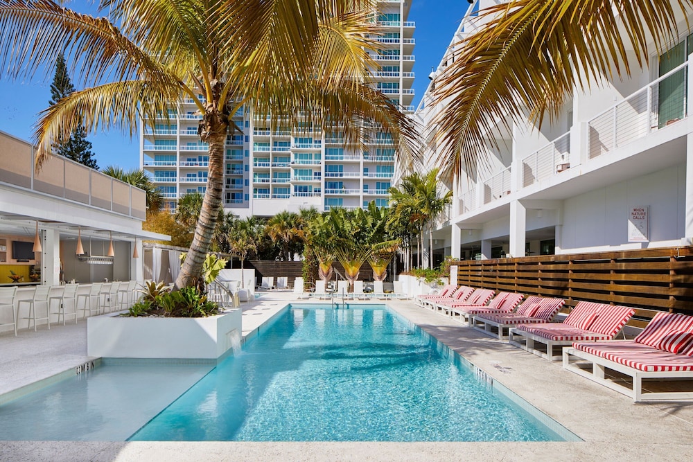 The Sarasota Modern, a Tribute Portfolio Hotel — Swimming pool in Sarasota, Florida