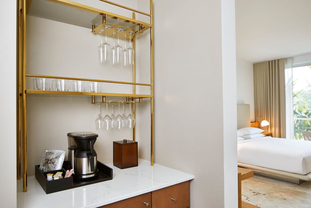 The Sarasota Modern, a Tribute Portfolio Hotel — Hotel rooms in Sarasota, Florida