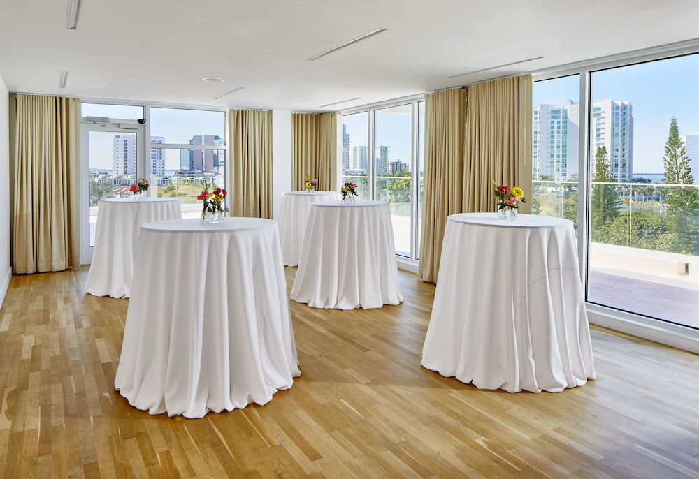 The Sarasota Modern, a Tribute Portfolio Hotel — Restaurant & bars in Sarasota, Florida