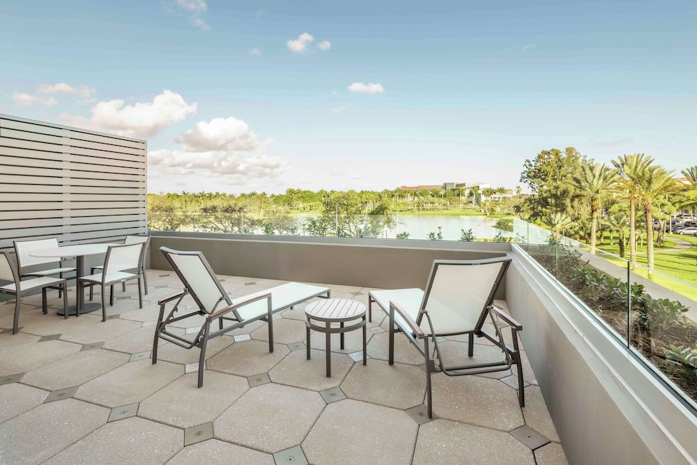 Hilton Miami Dadeland — Hotel building in Sunset, Florida