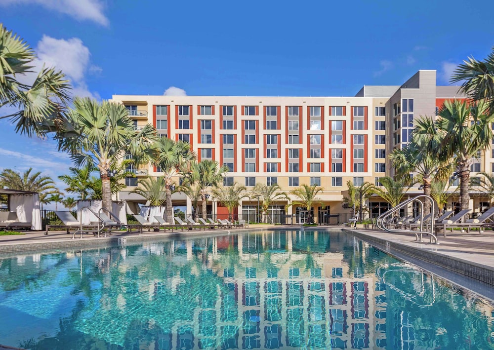 Hilton Miami Dadeland — Main photo in Sunset, Florida