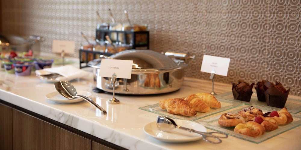 Hilton Miami Dadeland — Restaurant & bars in Sunset, Florida