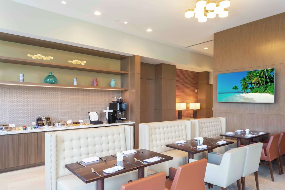 Hilton Miami Dadeland — Restaurant & bars in Sunset, Florida