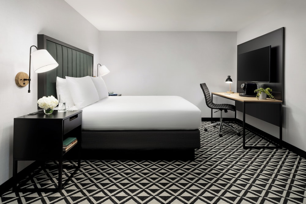Arcadian Hotel — Hotel rooms in Brookline, Massachusetts