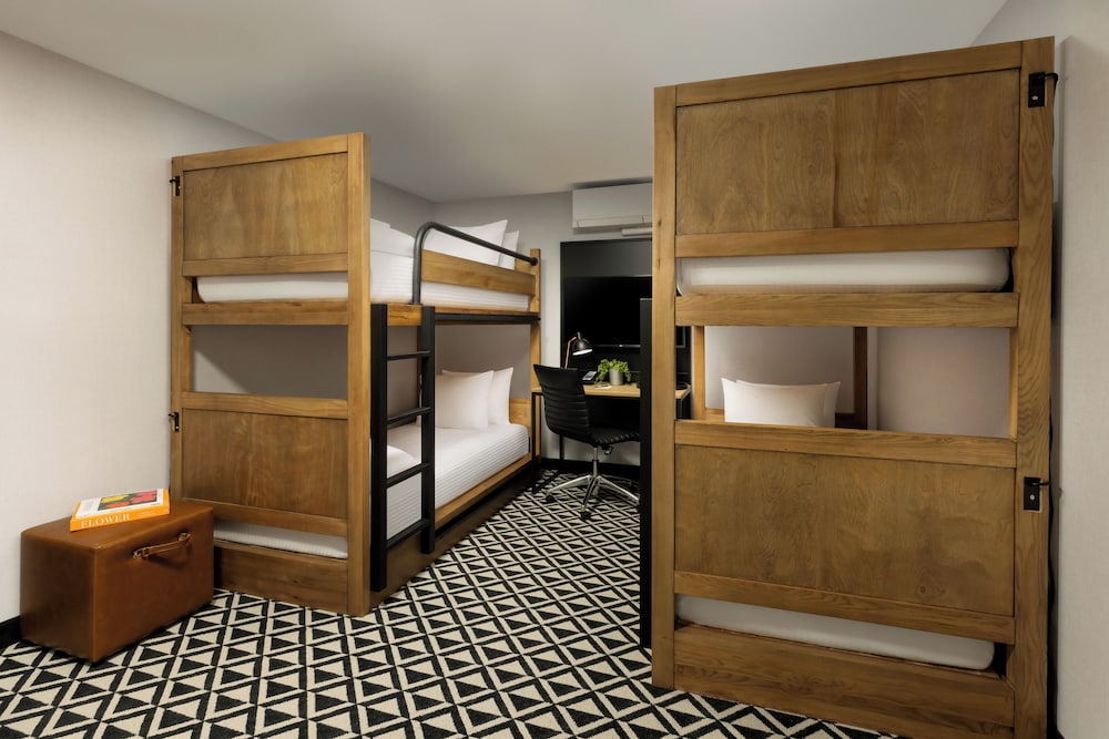 Arcadian Hotel — Hotel rooms in Brookline, Massachusetts