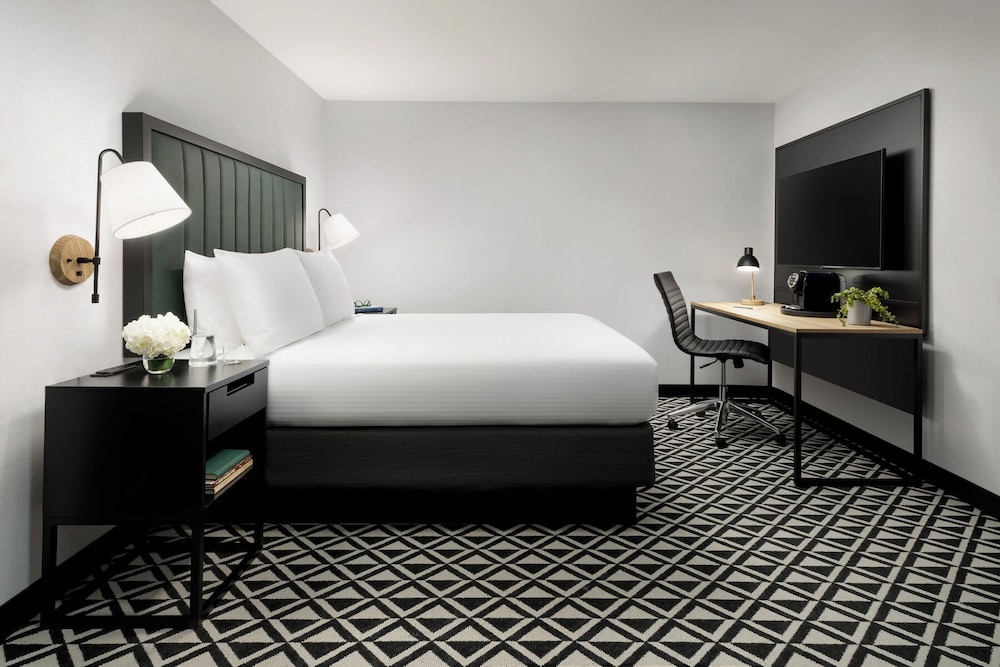 Arcadian Hotel — Hotel rooms in Brookline, Massachusetts
