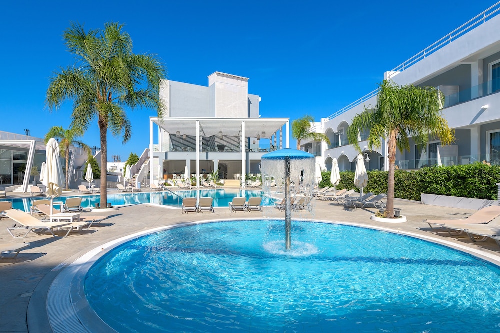 Oceanis Park Hotel — Pool in Ialyssos, South Aegean