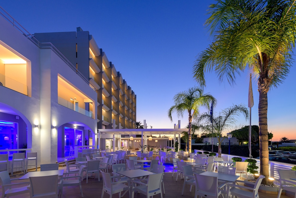 Oceanis Park Hotel — Rooms in Ialyssos, South Aegean