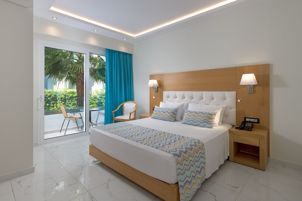 Oceanis Park Hotel — Rooms in Ialyssos, South Aegean