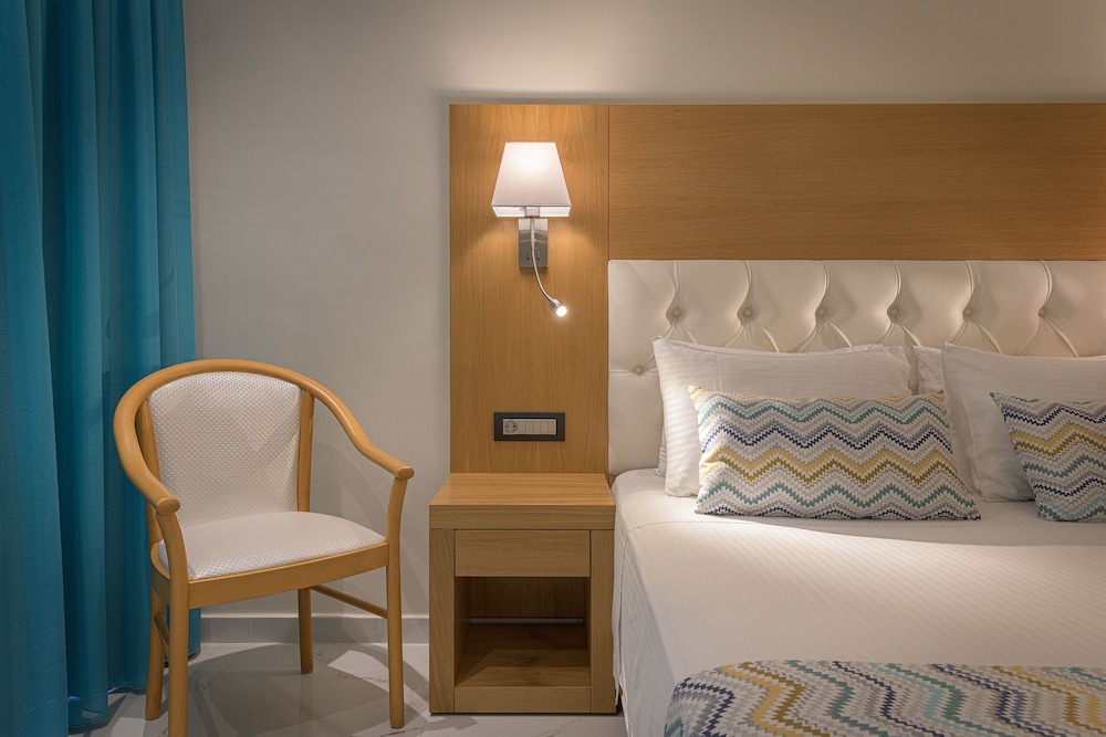 Oceanis Park Hotel — Rooms in Ialyssos, South Aegean