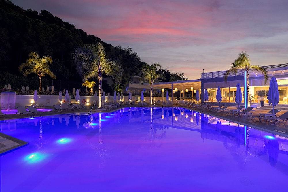 Oceanis Park Hotel — Pool in Ialyssos, South Aegean