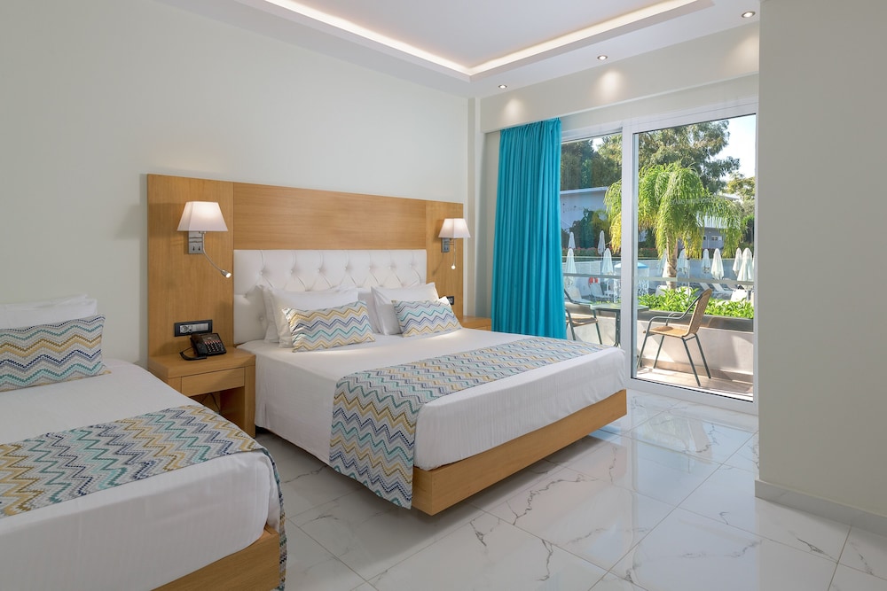 Oceanis Park Hotel — Rooms in Ialyssos, South Aegean