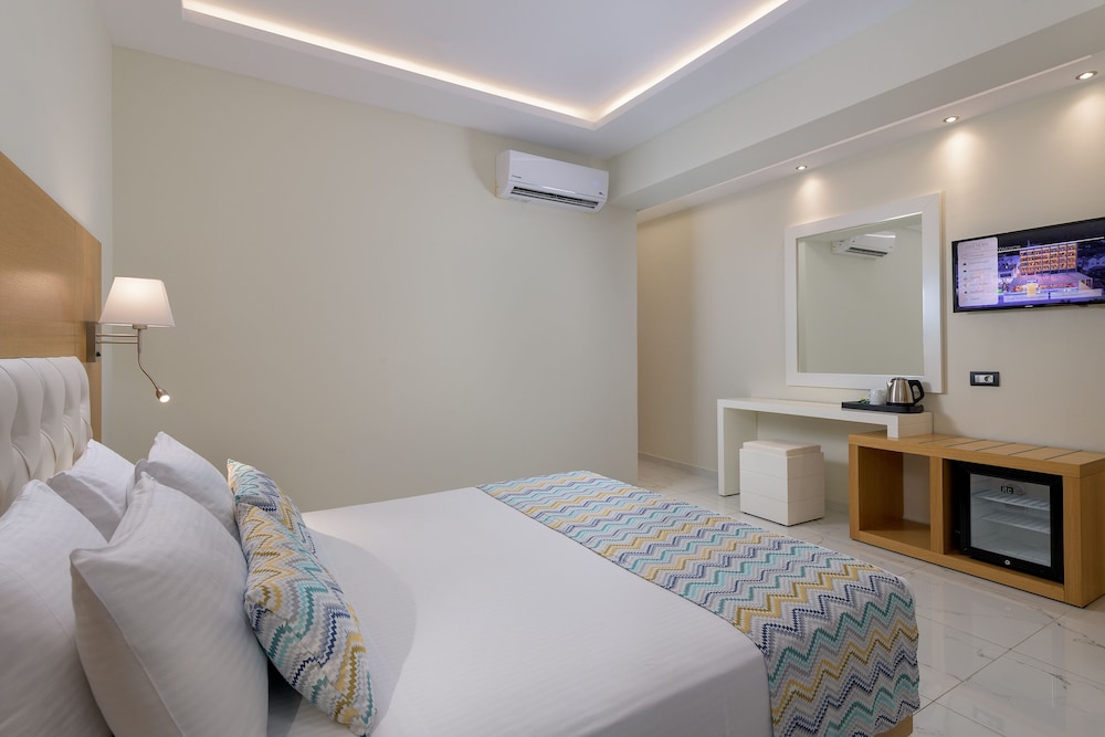 Oceanis Park Hotel — Rooms in Ialyssos, South Aegean