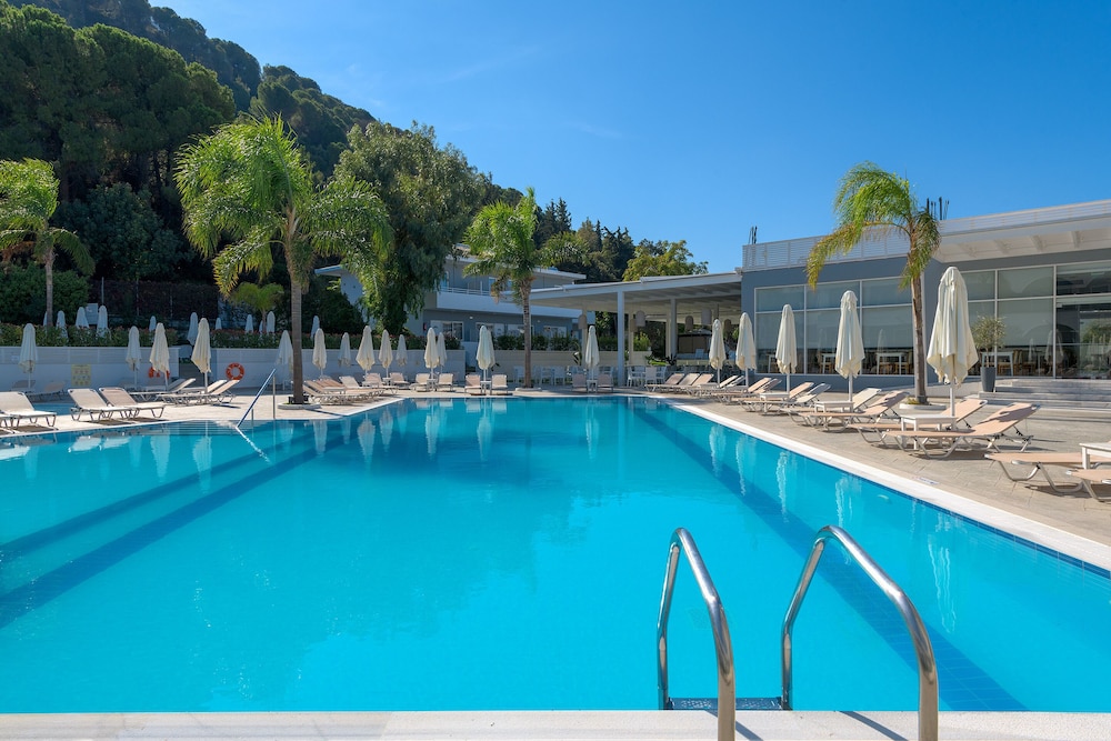 Oceanis Park Hotel — Pool in Ialyssos, South Aegean
