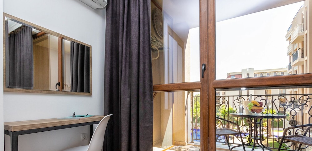 Cascadas Family Resort — Hotel rooms in Sunny Beach, Burgas Region