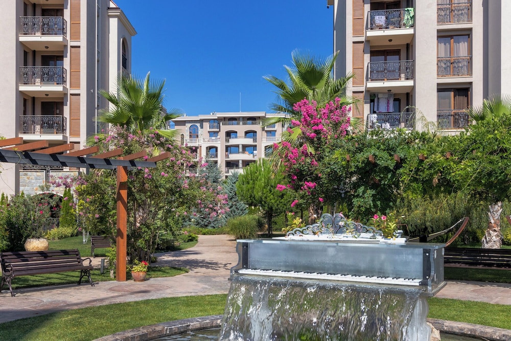 Cascadas Family Resort — Hotel building in Sunny Beach, Burgas Region