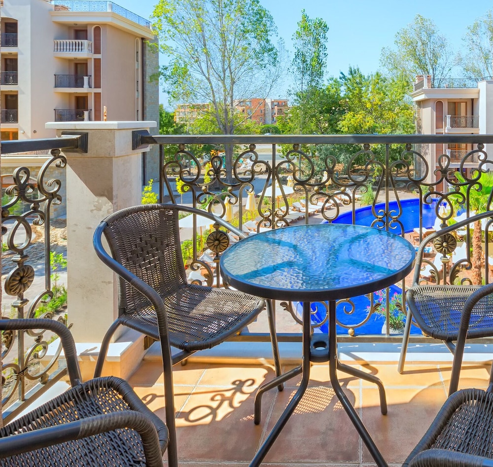 Cascadas Family Resort — Hotel building in Sunny Beach, Burgas Region