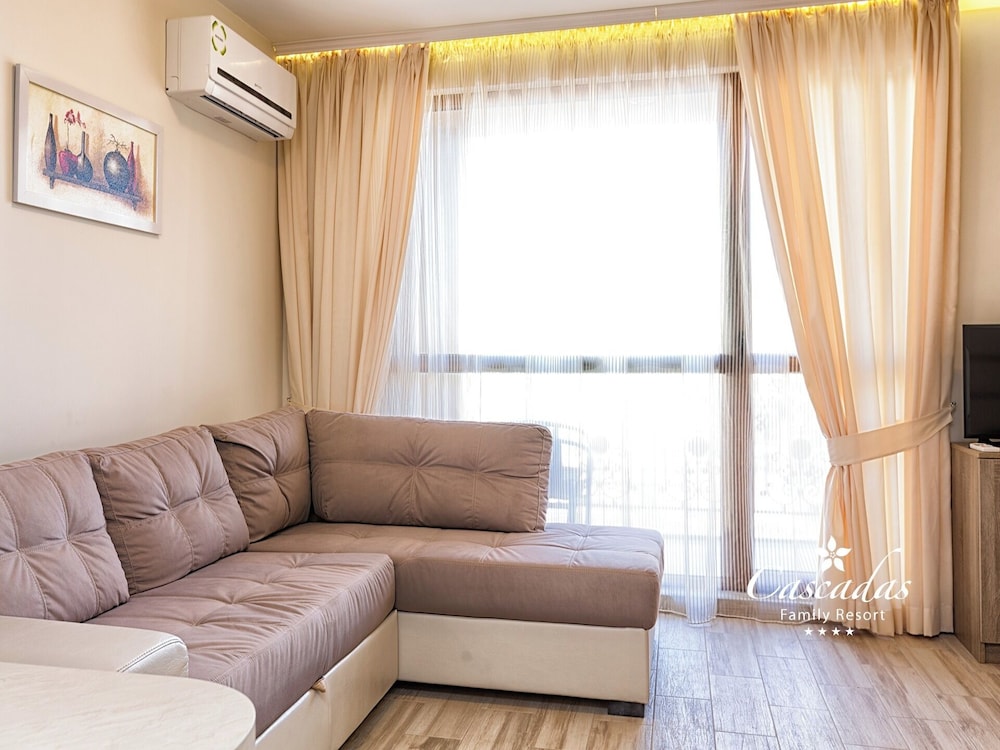 Cascadas Family Resort — Hotel rooms in Sunny Beach, Burgas Region