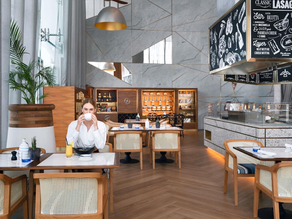 Grand Plaza Mövenpick Media City — Restaurant & bars in Dubai