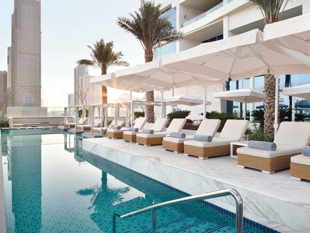 Grand Plaza Mövenpick Media City — Swimming pool in Dubai