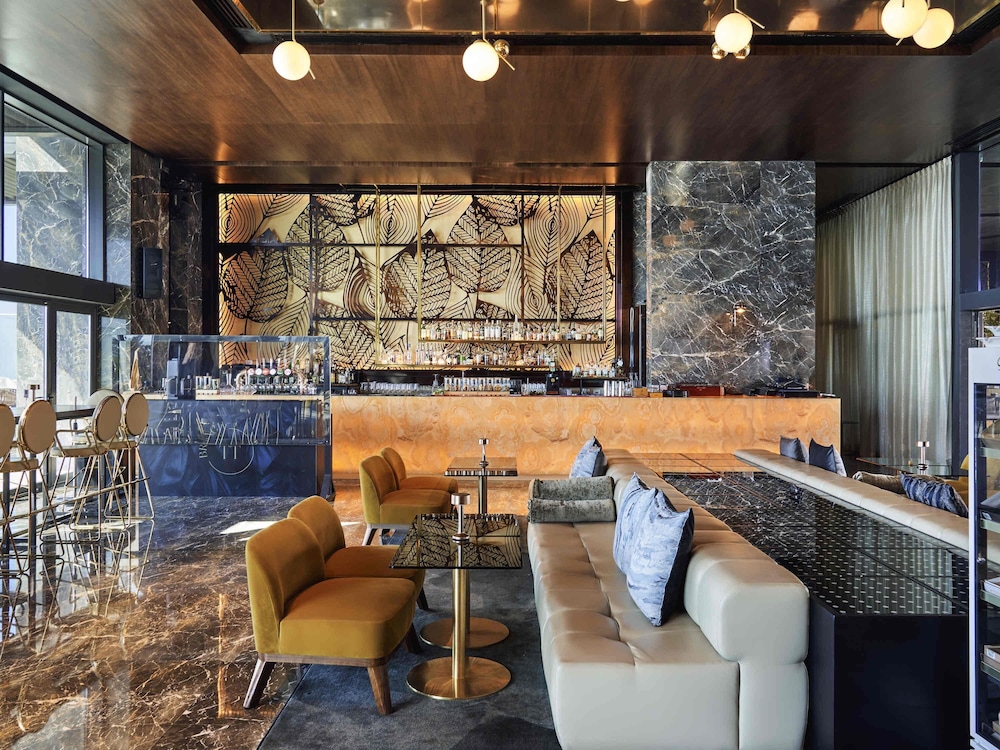 Grand Plaza Mövenpick Media City — Restaurant & bars in Dubai