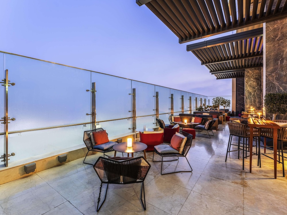 Grand Plaza Mövenpick Media City — Restaurant & bars in Dubai