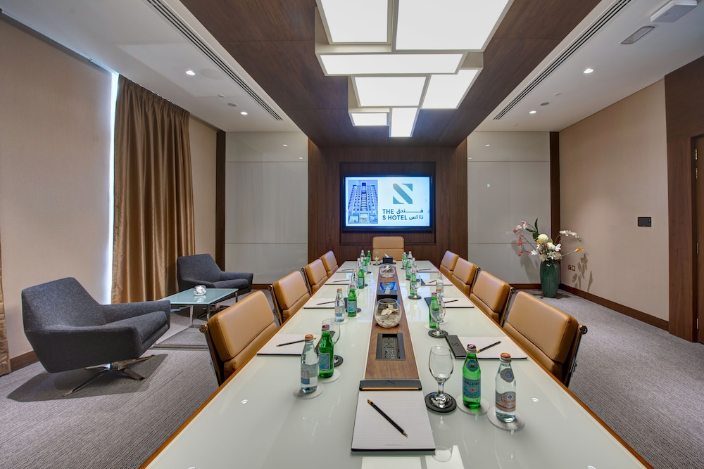 The S Hotel Al Barsha — Hotel building in Dubai